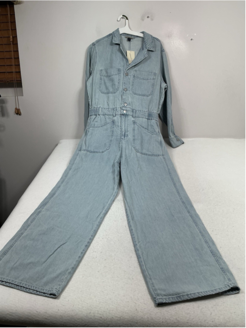 Womans NWT Universal Thread Blue Jean One Piece Jumpsuit Size 12 Light Wash